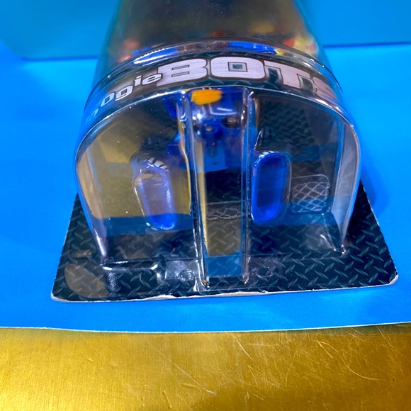 BOOGIE BOTS NWT BIGATRON WIND UP DANCE TOY - Picture 11 of 11